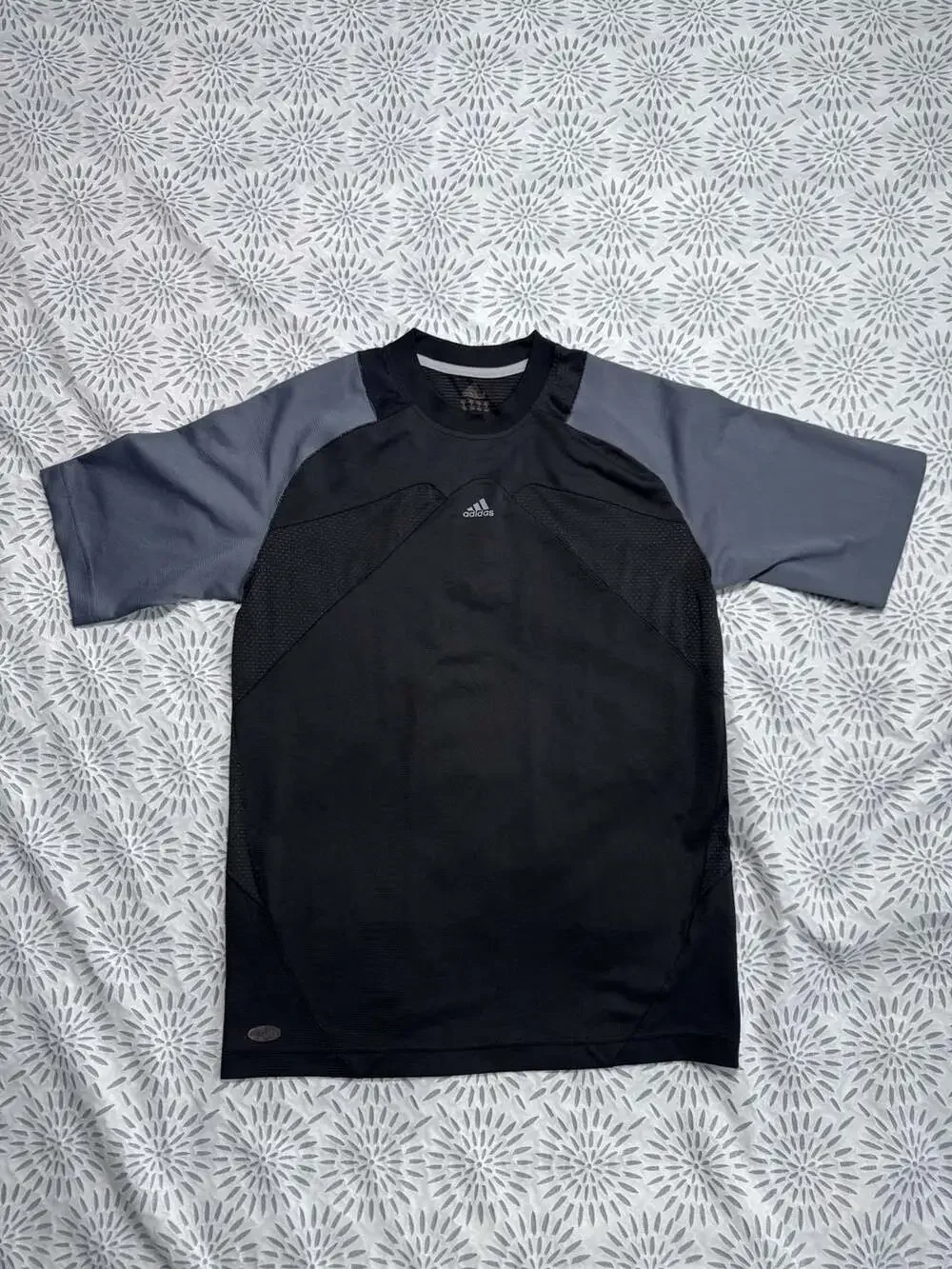 Adidas Climacool Black and Gray Short Sleeve Athletic Shirt Men’s S